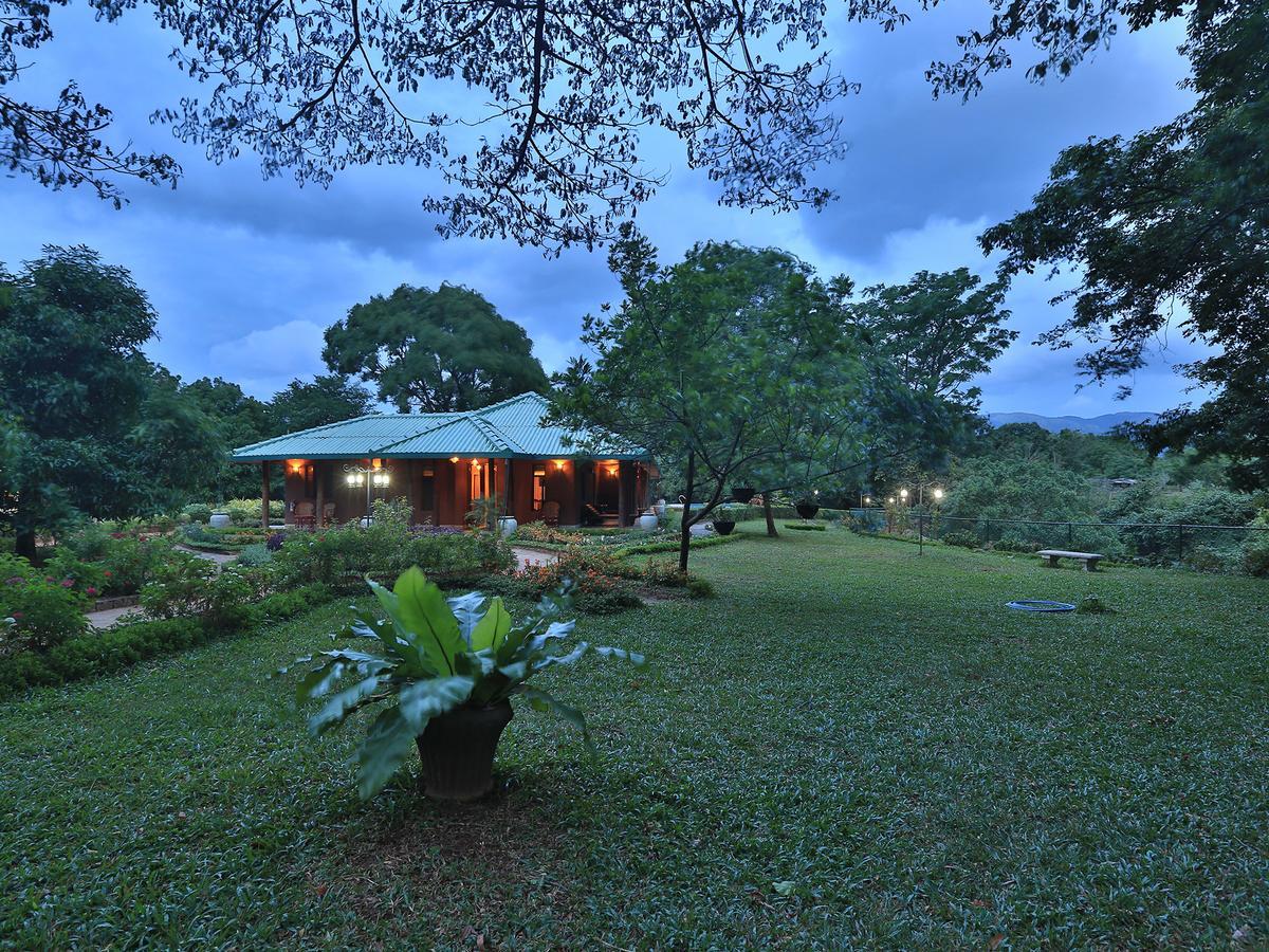 Grand & Gangula Hotel ดัมบูลลา ภายนอก รูปภาพ