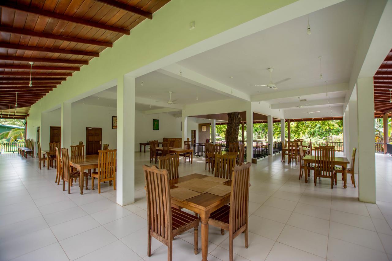 Grand & Gangula Hotel ดัมบูลลา ภายนอก รูปภาพ